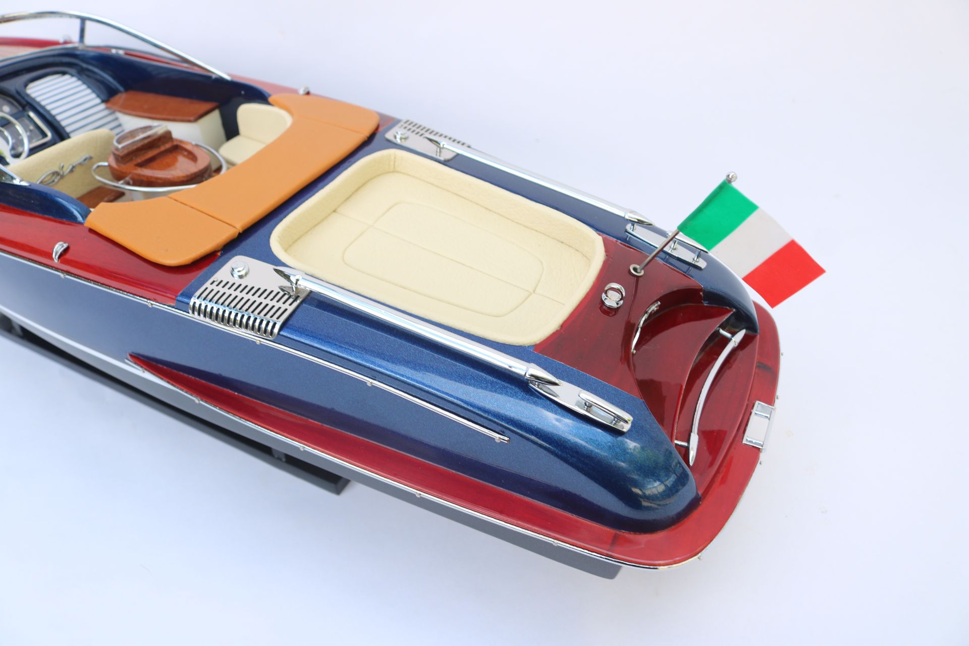 RIVA AQUARIVA GUCCI DARK BLUE 67 - 24"