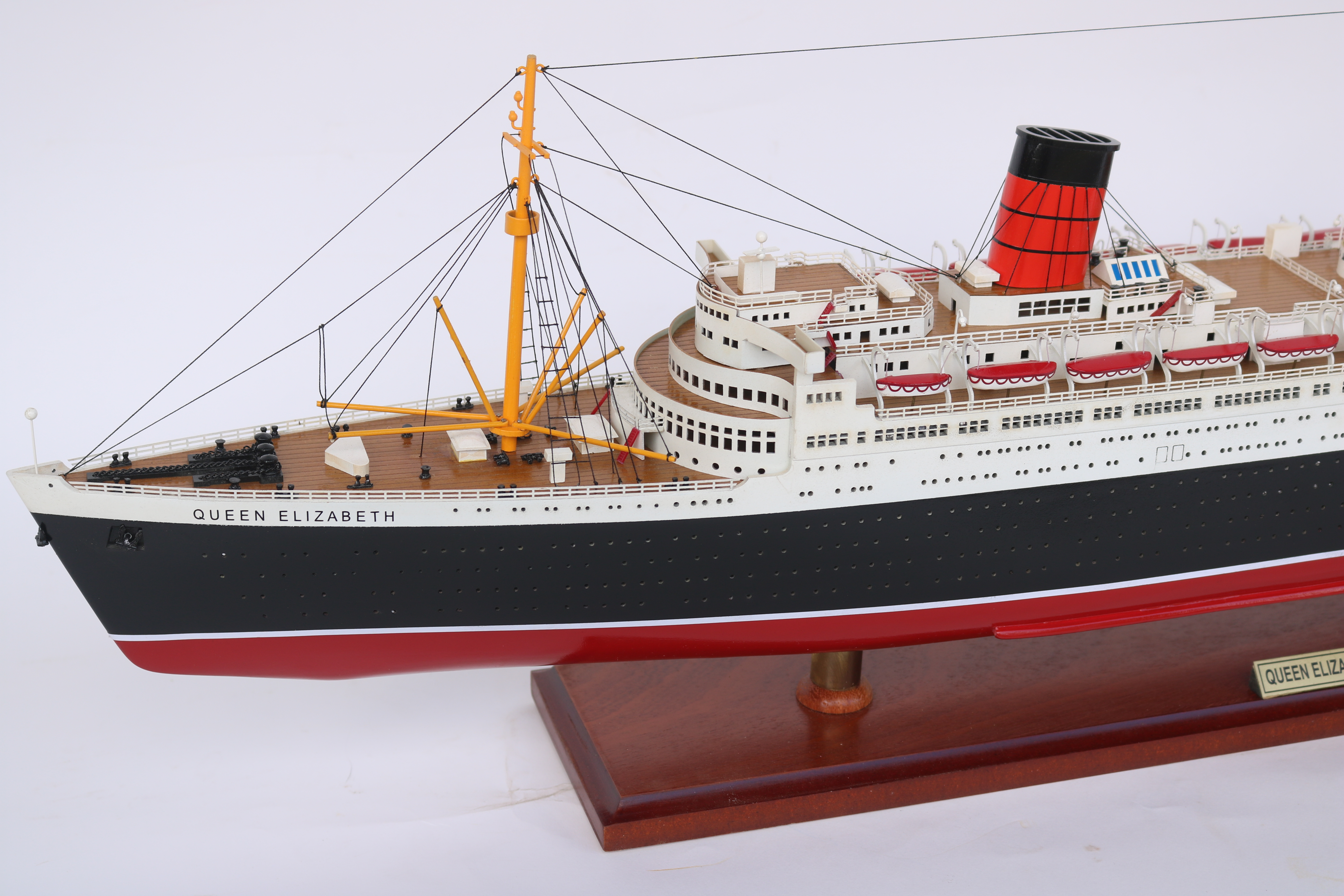 RMS QUEEN ELIZABETH CRUISE SHIP MODEL - 34"