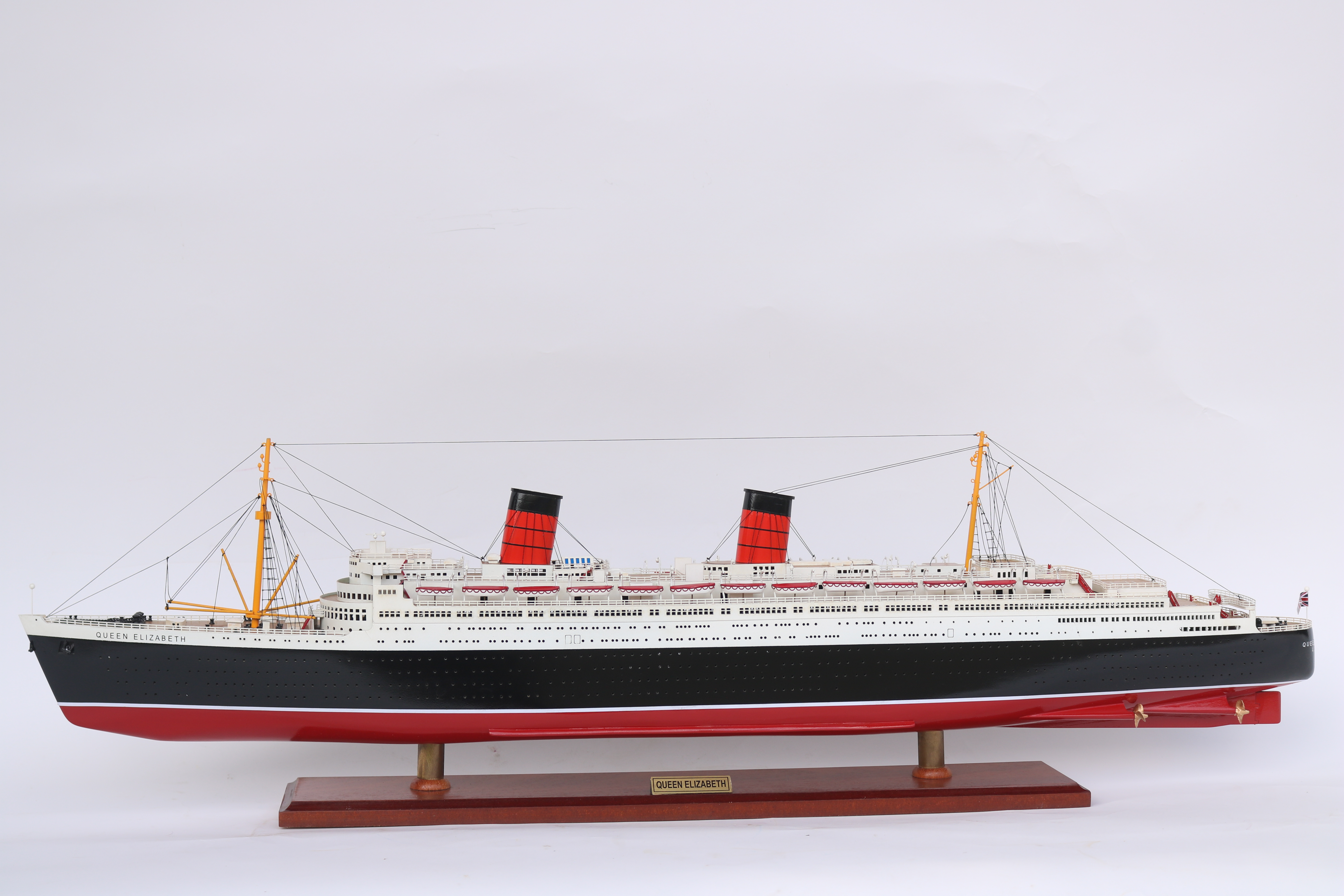 RMS QUEEN ELIZABETH CRUISE SHIP MODEL - 34"