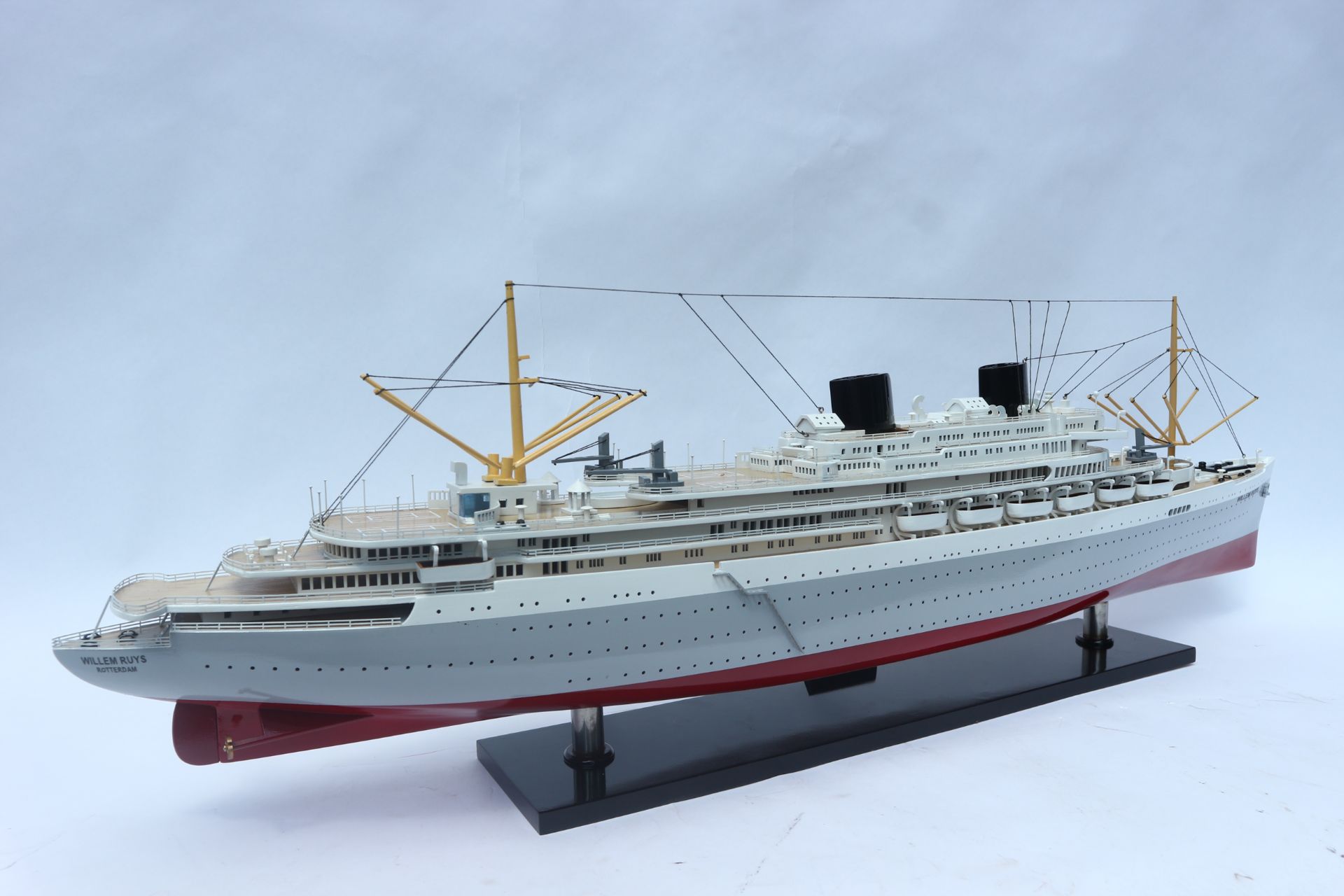 MS WILLEM RUYS CRUISE SHIP MODEL 39"
