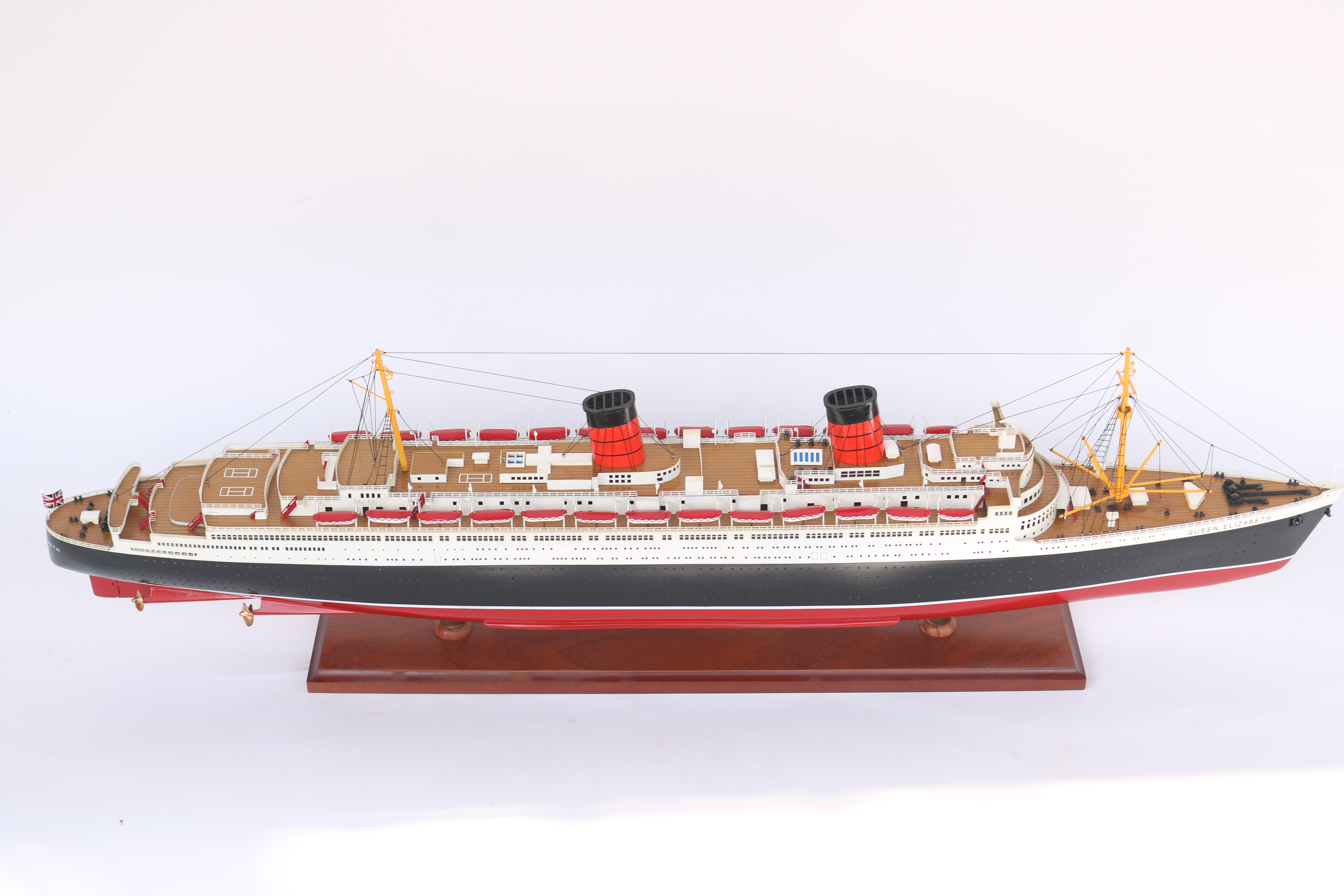 RMS QUEEN ELIZABETH CRUISE SHIP MODEL - 34"