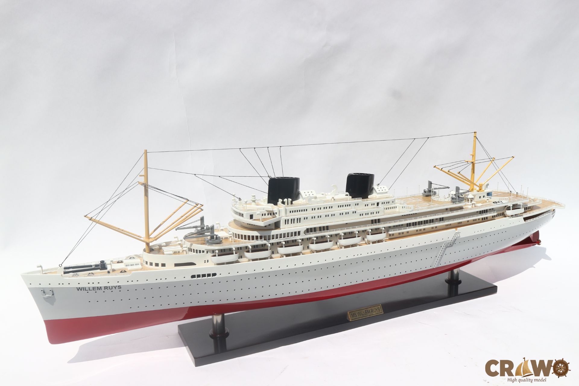 MS WILLEM RUYS CRUISE SHIP MODEL 39"