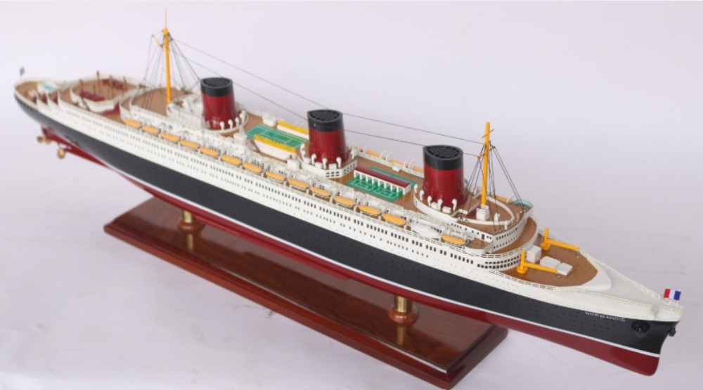 Cruise ship model 34"
